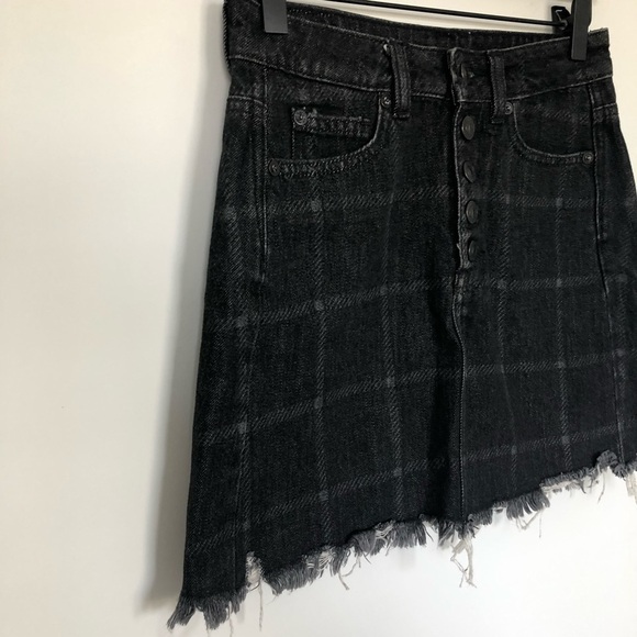 American Eagle Black Denim Skirt - Picture 3 of 7